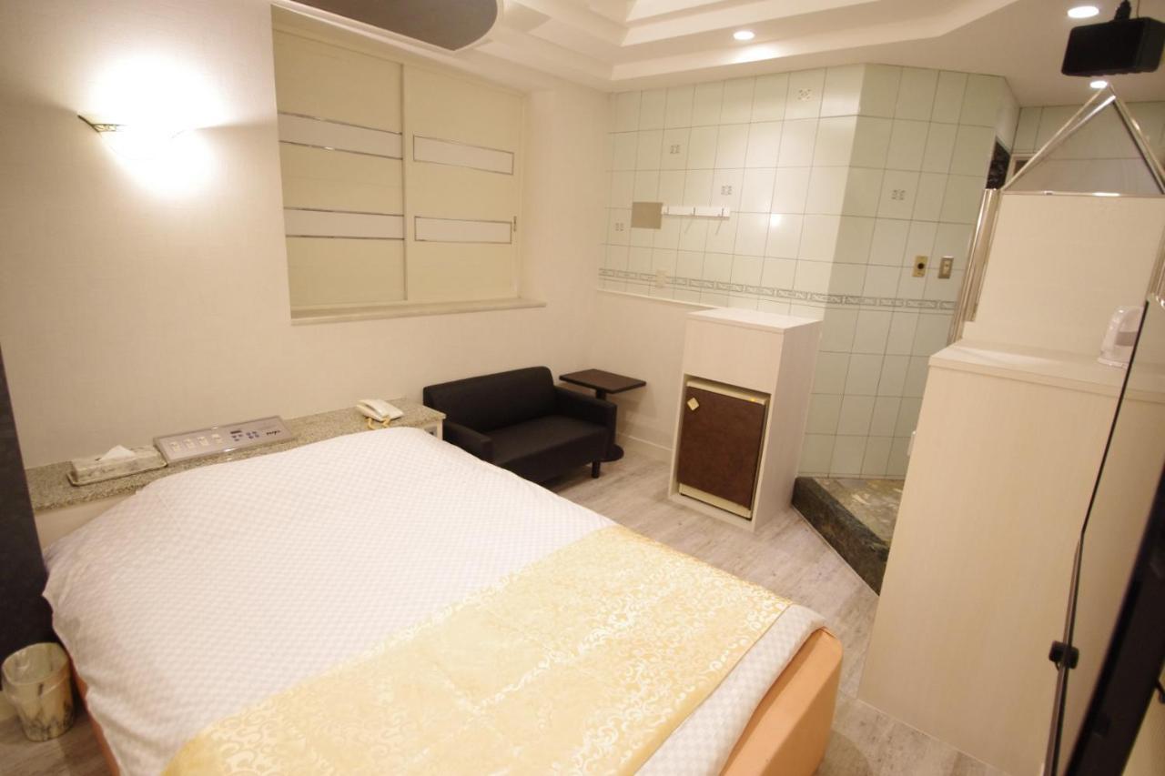Hotel Crystal 大人専用 Tokyo Dış mekan fotoğraf